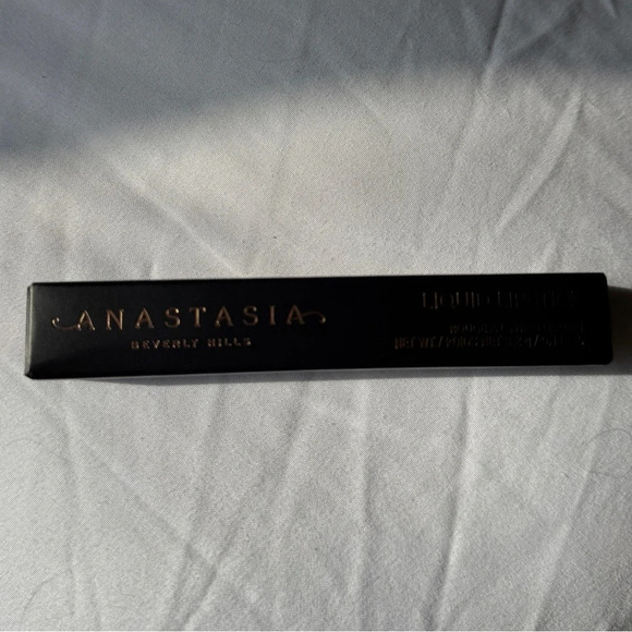 Anastasia Beverly Hills Liquid Lipstick - Deep Red (never used) - Picture 2 of 3